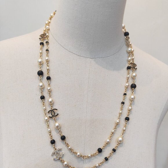 Authentic Chanel Silver CC Faux Pearl Necklace Black Silvery - Picture 3 of 4